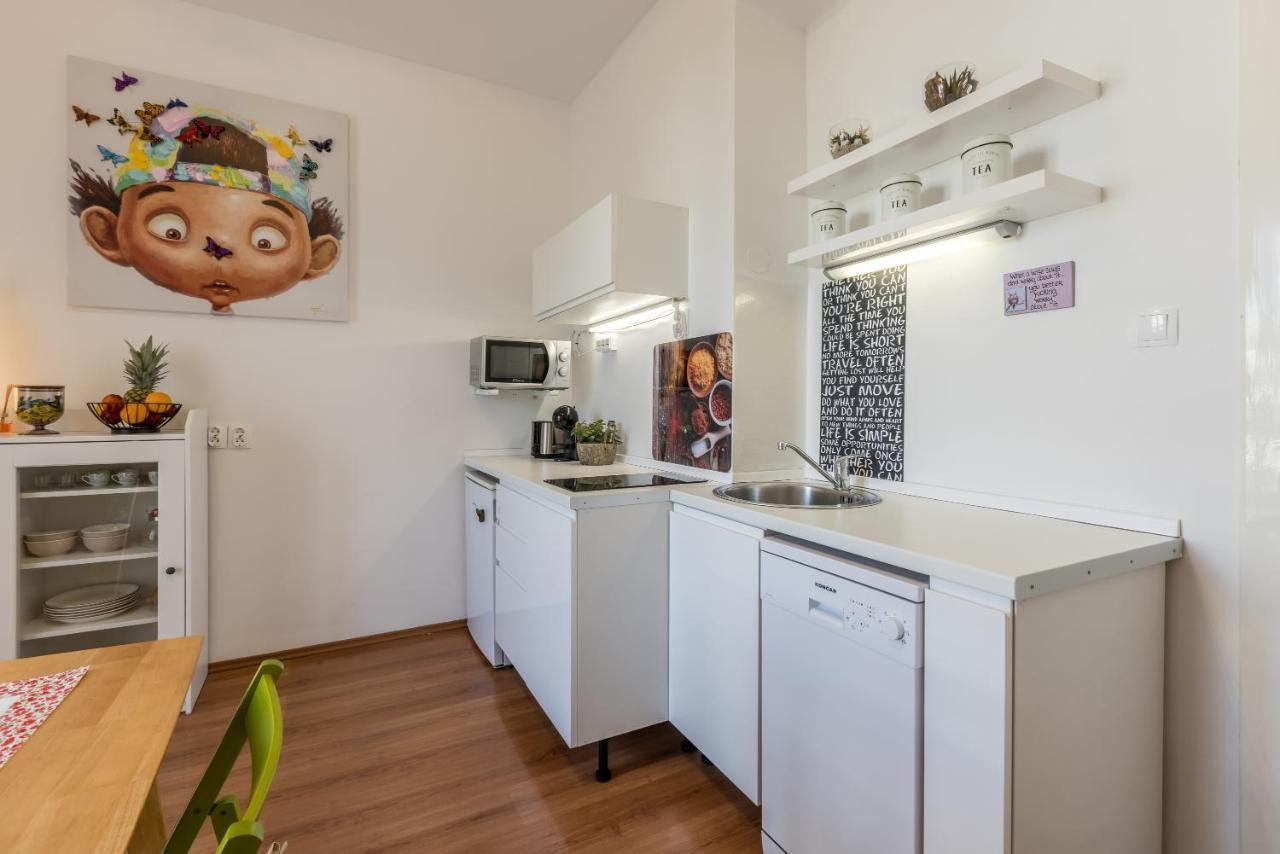 Noe And Joey Apartment Split Exterior photo